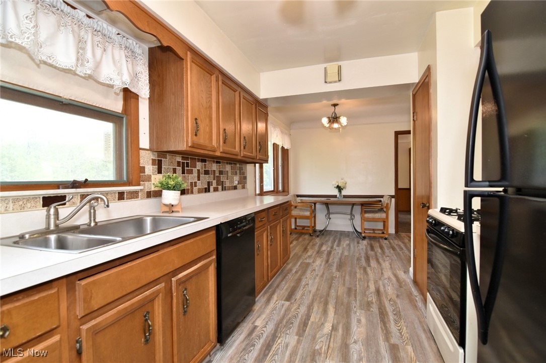 Middleburg Heights, Ohio 44130, United States, 4 Bedrooms Bedrooms, ,3 BathroomsBathrooms,Residential,Active,150966