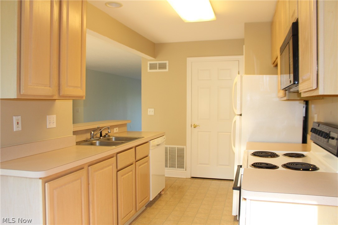 Enclave/Rosemont Rdg Condo Ow - Residential