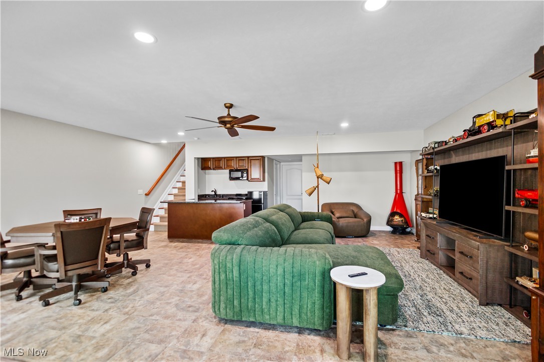 106 Larimar Drive, Willowick, Ohio image 17