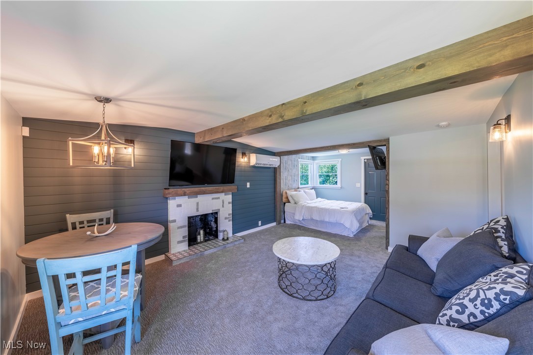 Gladys Sub - Residential Lease