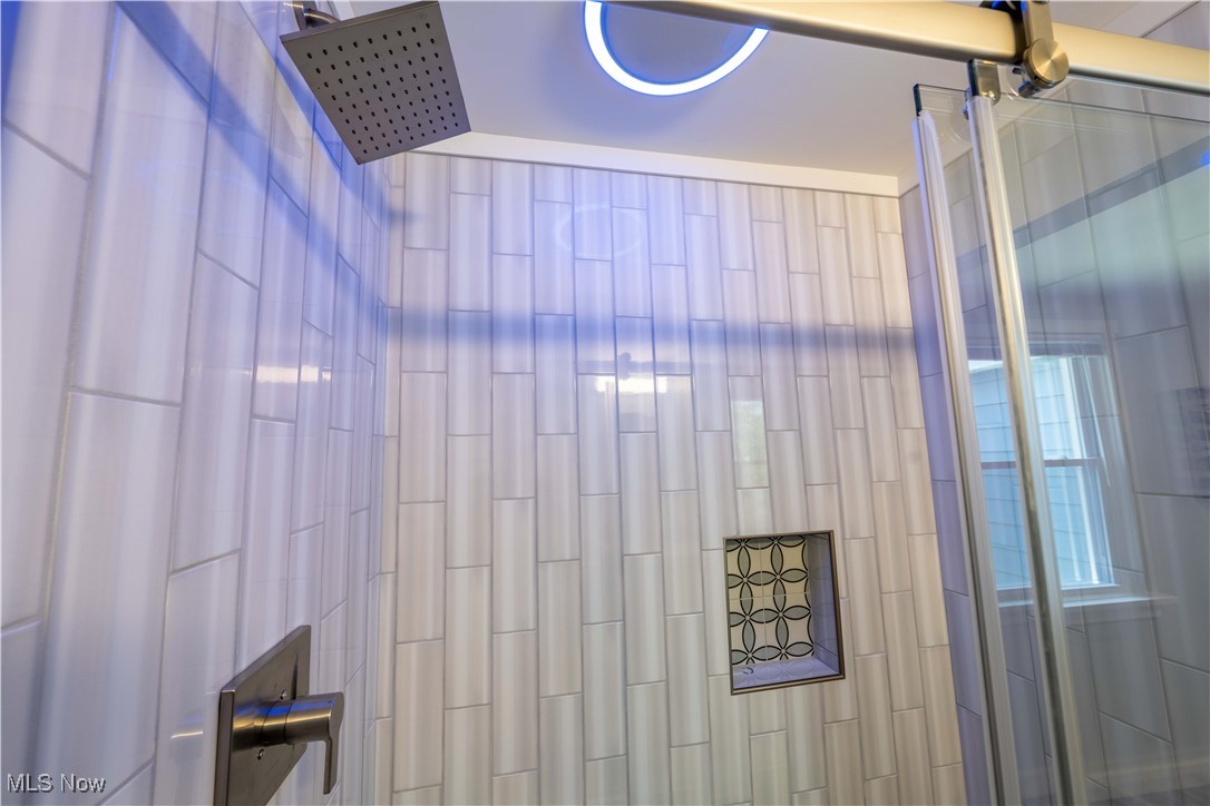 Gladys Sub - Residential Lease