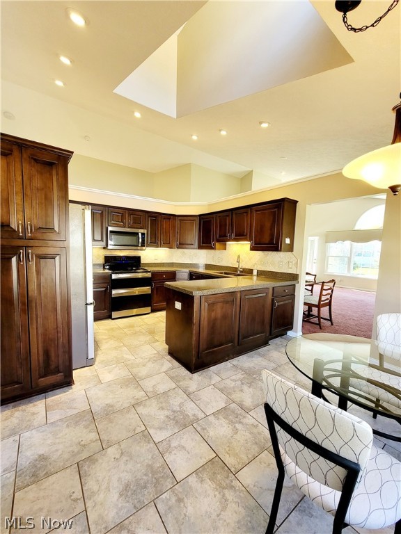 Lakes of Aurora (Windsor Estates) - Residential