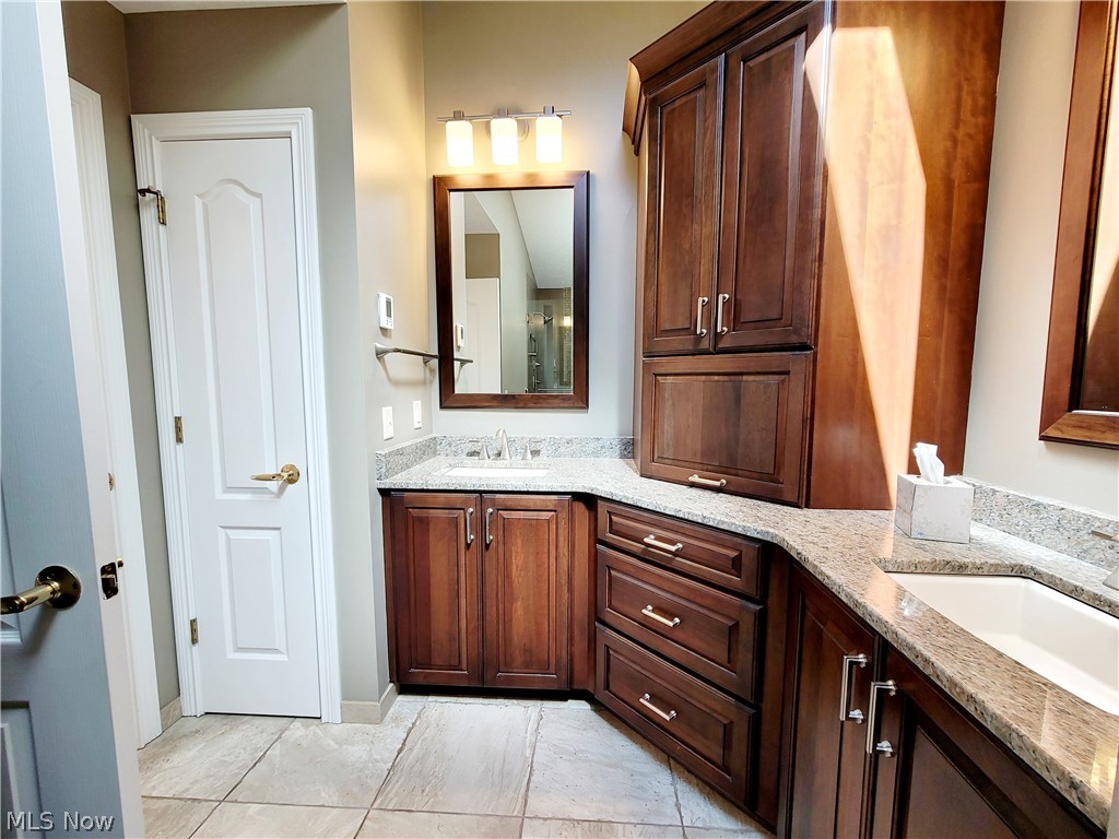 Lakes of Aurora (Windsor Estates) - Residential