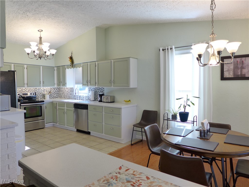 1600 Redbud Place, Lorain, Ohio image 2