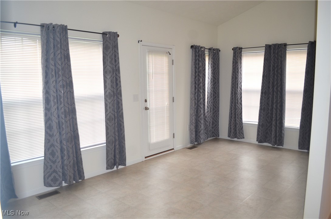 1414 Wellingshire Circle #29A, Cuyahoga Falls, Ohio image 2