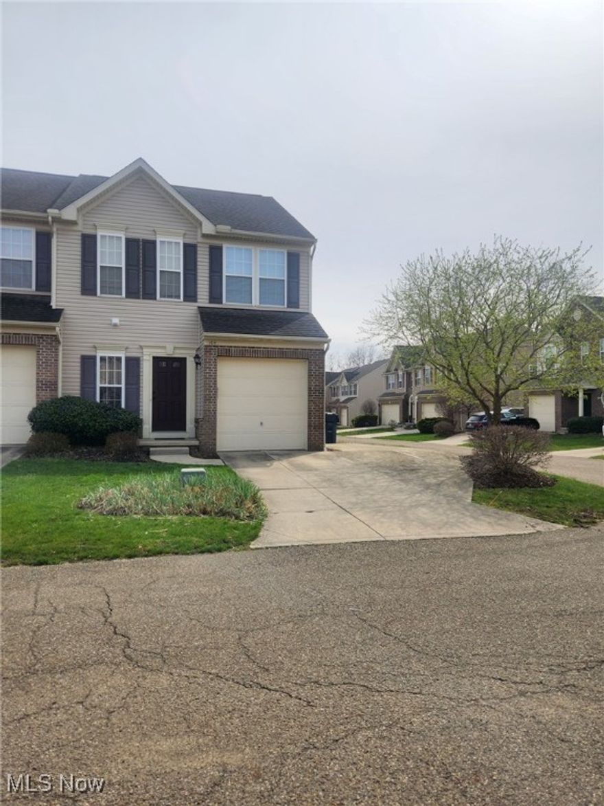 THIS IS TOO SETTLE ESTATE  -  Desirable End Unit

Located in Weatherstone Village of Cuyahoga Falls.  One owner home featuring 3 bedrooms, 3 full and 1 half baths.  Fully applianced kitchen.  Appliances not guaranteed but in working order at time of listing.  Spacious rooms with storage and fully finished lower level with full bath. Convenient laundry on 2nd floor as well as full bath in hallway and full master bath.  Allowance will be given for carpet. -

-