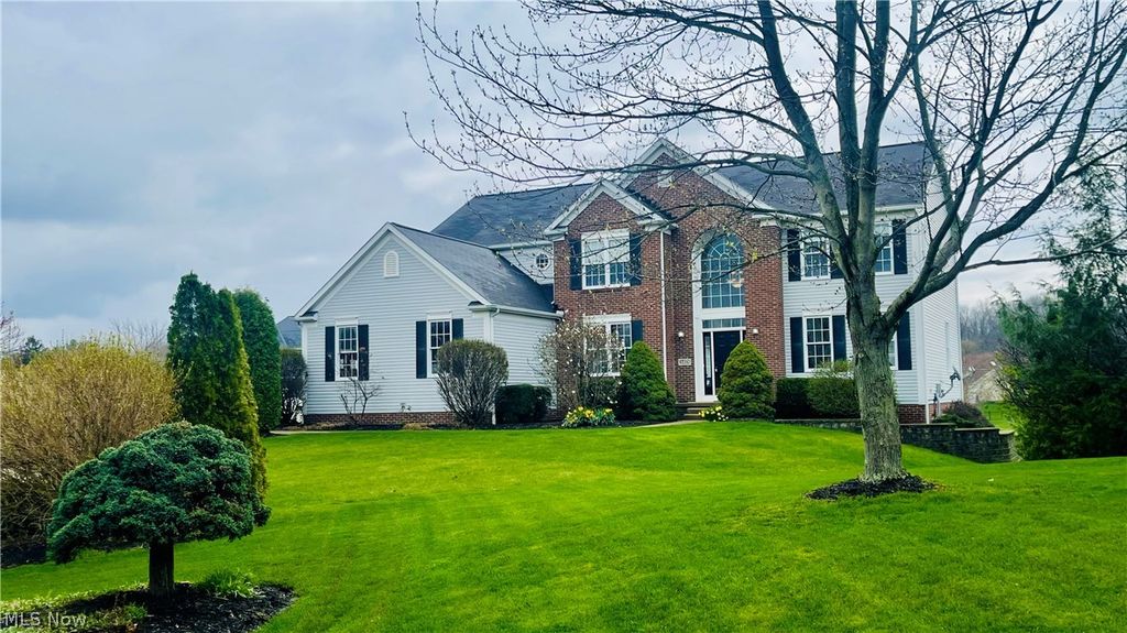 Photo of 3473 Churchill Downs, Stow, OH 44224 (MLS # 5199385)