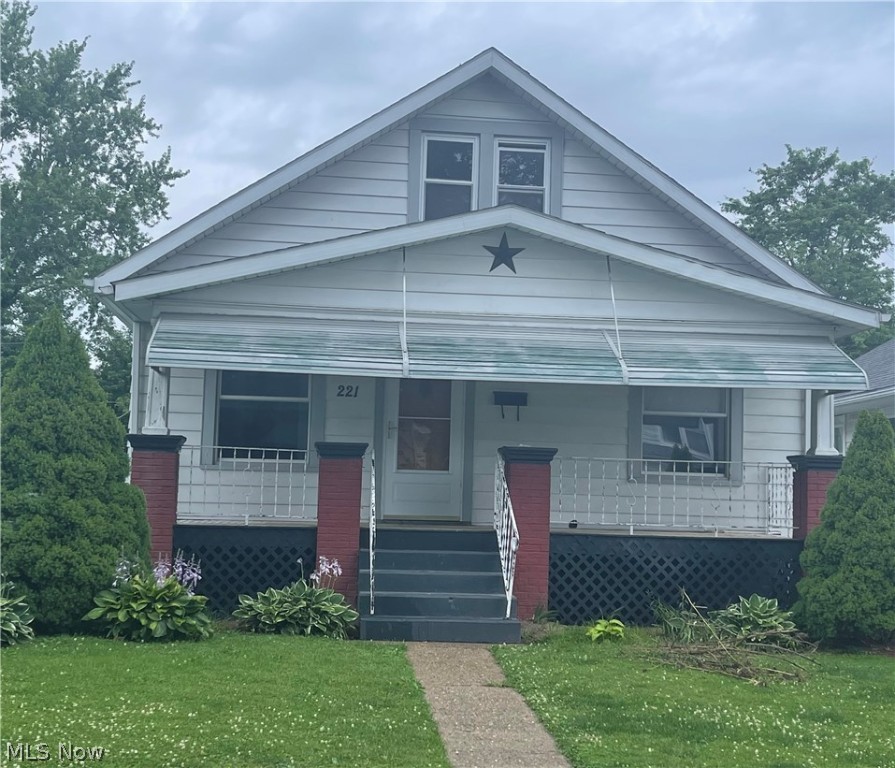 Charming 2 bedroom 1 bath home. Full finished basement with extra bedroom in basement!! Newer furnace, hotwater tank and carpet in basement. All new electrial and plumbing! Fenced in back yard that is easy to maintain and has 1 car garage. This home is the perfect starter home!!