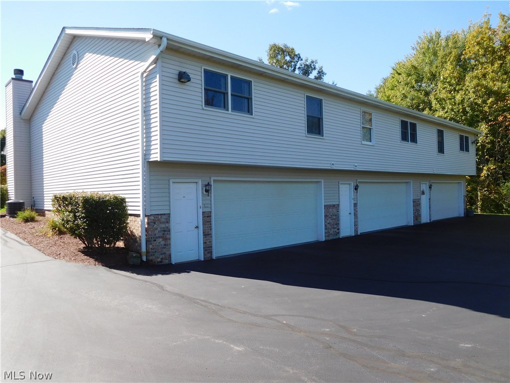 Park Place Hubbard Condo - Residential