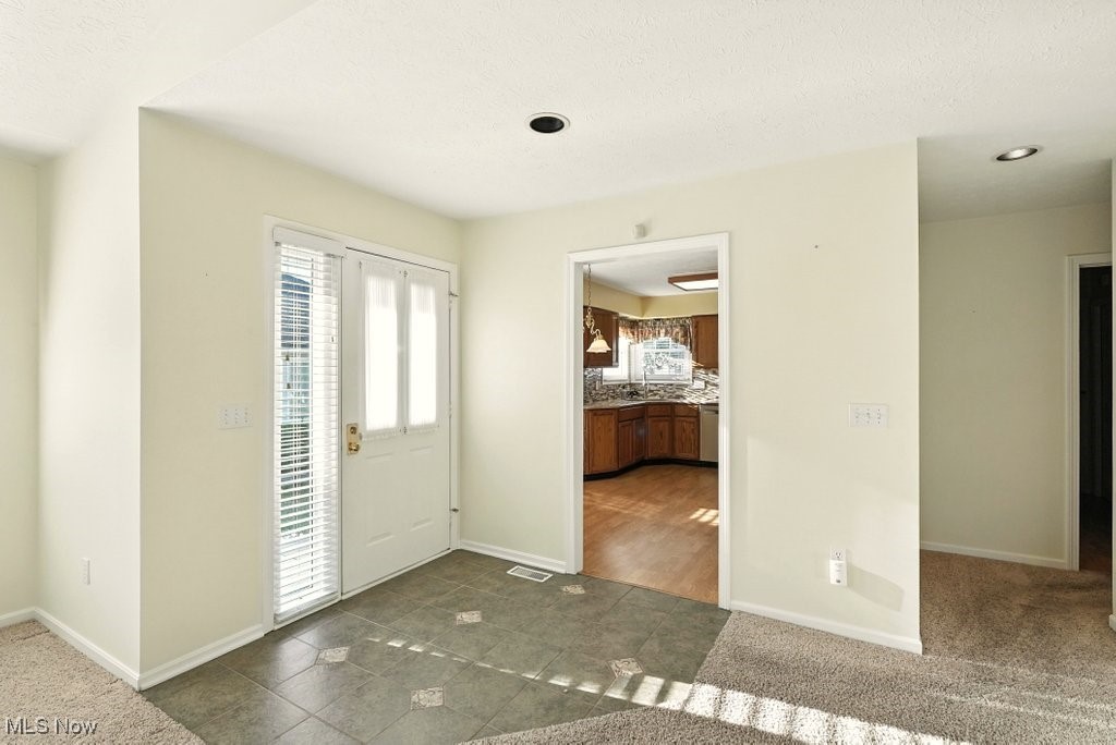 Woodbury Condo - Residential