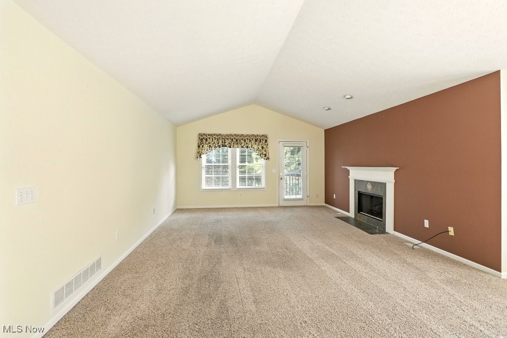 Woodbury Condo - Residential