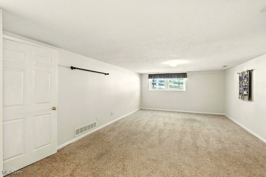 Woodbury Condo - Residential