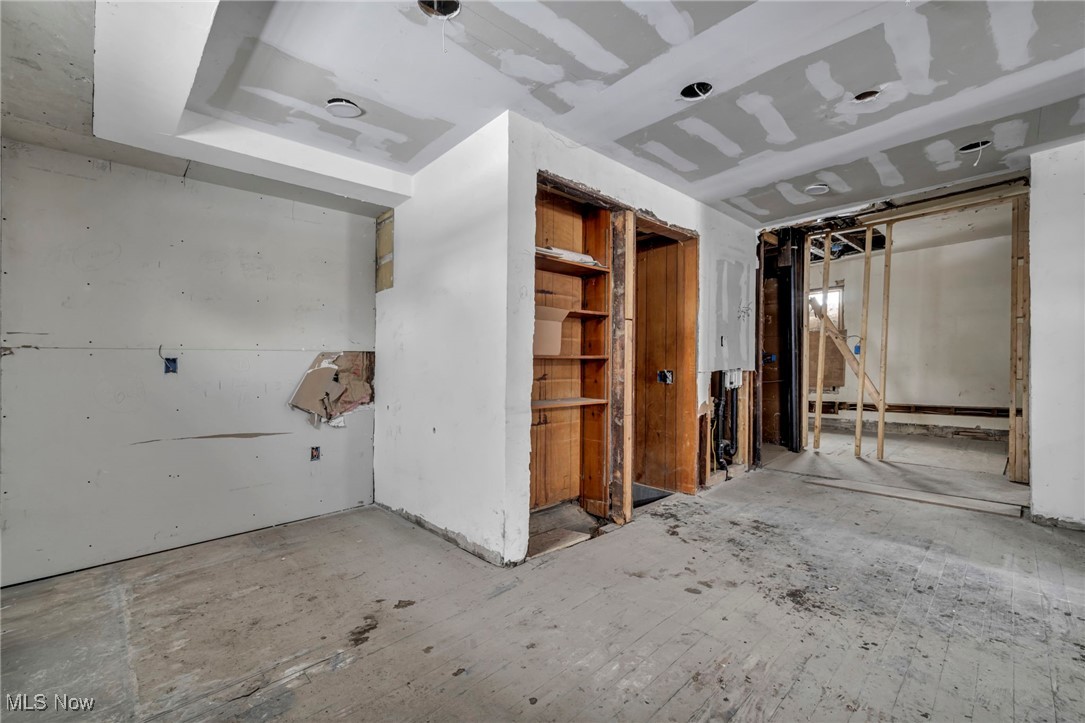 Canton - Residential Income