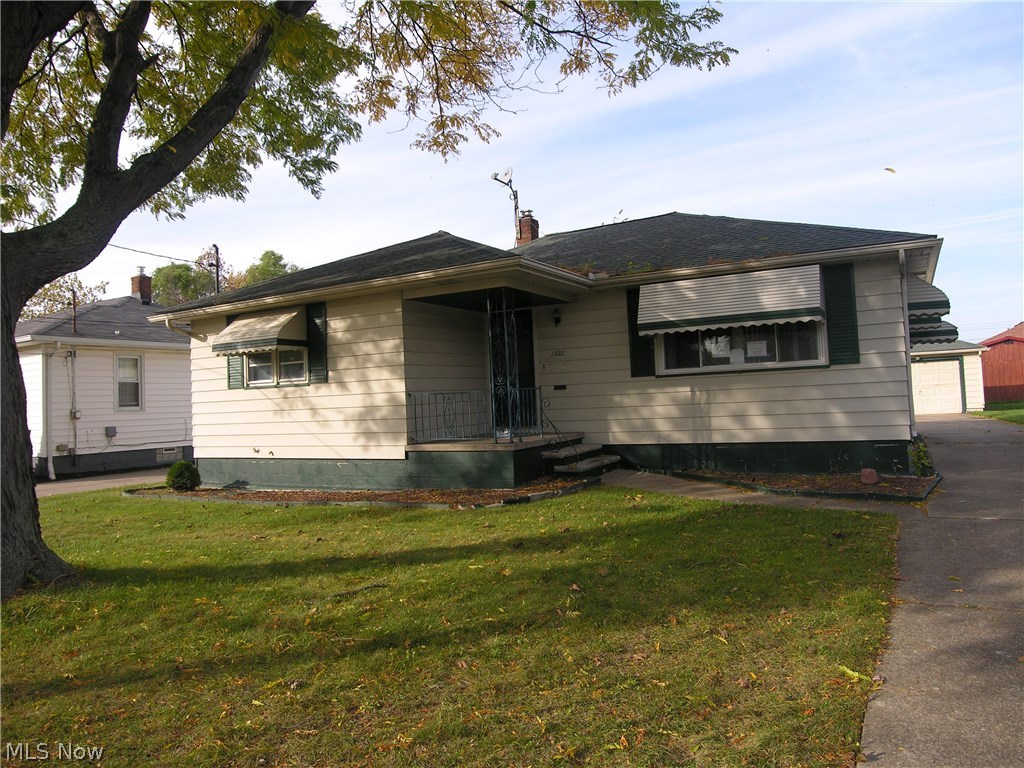 Three bedroom Ranch on cul de sac street detached one car garage full unfinished basement. Property was built prior to 1978 and lead based paint may potentially exist. Back on market as of 12/14 multiple offer buyer backed out