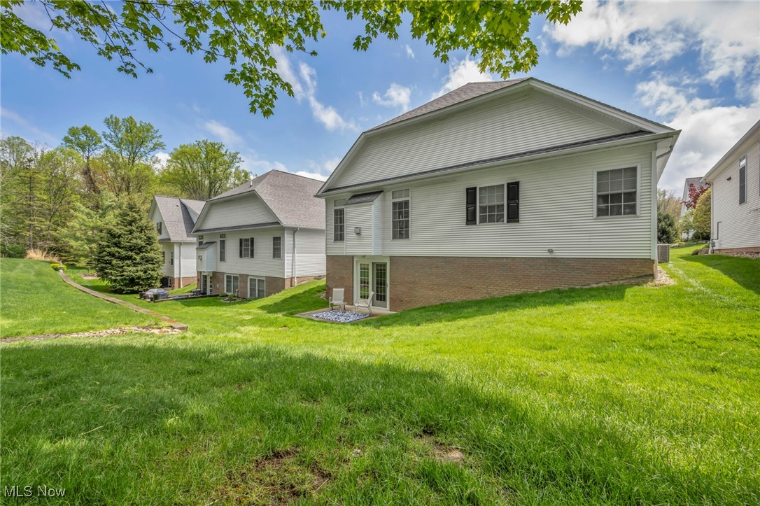 69 Gullybrook Lane #69, Willoughby, Ohio image 35