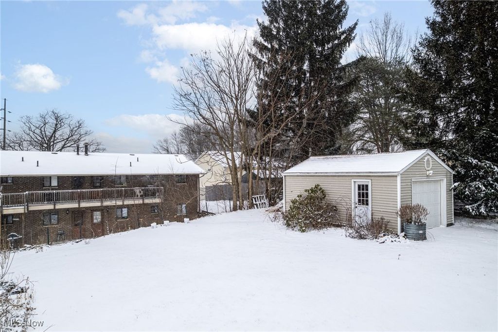 Photo of 369 Franklin Avenue, Barberton, OH 44203 (MLS # 5182090)