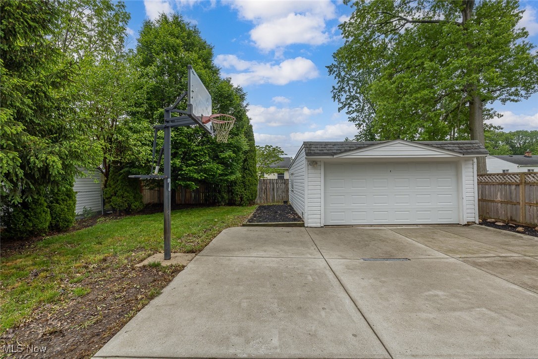 5963 Porter Road, North Olmsted, Ohio image 28