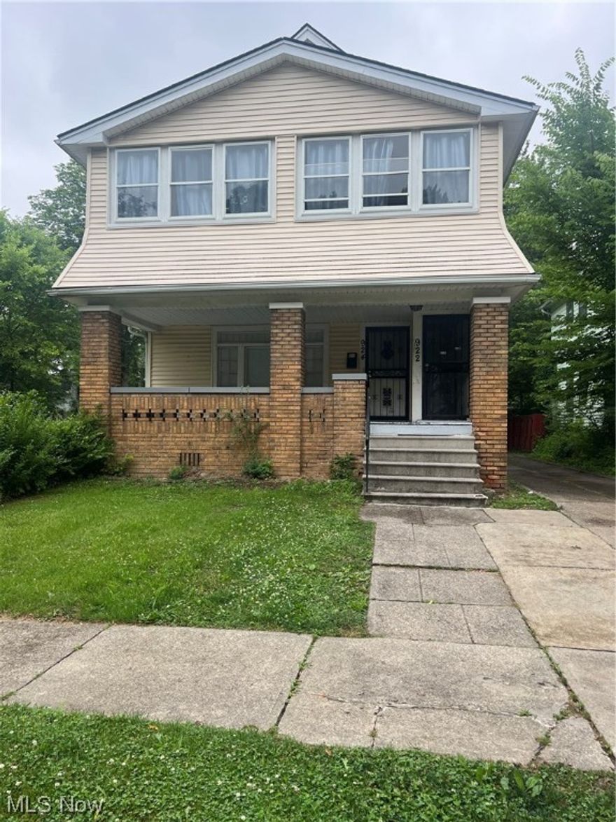 If you're looking to invest, consider the potential rental income from the property. Cleveland Heights, is a vibrant suburb of Cleveland known for its diverse community, historic architecture, and cultural offerings. A newly renovated multifamily property in this area could be a great investment or living opportunity. Both units are occupied.