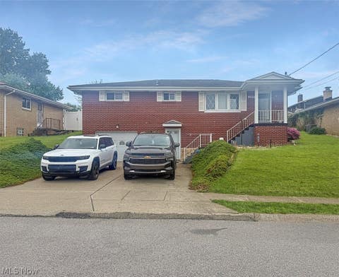 Homes For Sale - 240 Fernwood Avenue<br/> Weirton, WV 26062