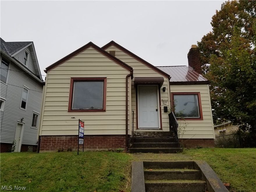 Bungalow style home located in North-West Canton. Includes large living area with wood burning fireplace! This property also has an attached one-car garage and fenced in backyard. With a little TLC this property has great potential. Great INVESTMENT opportunity!!!