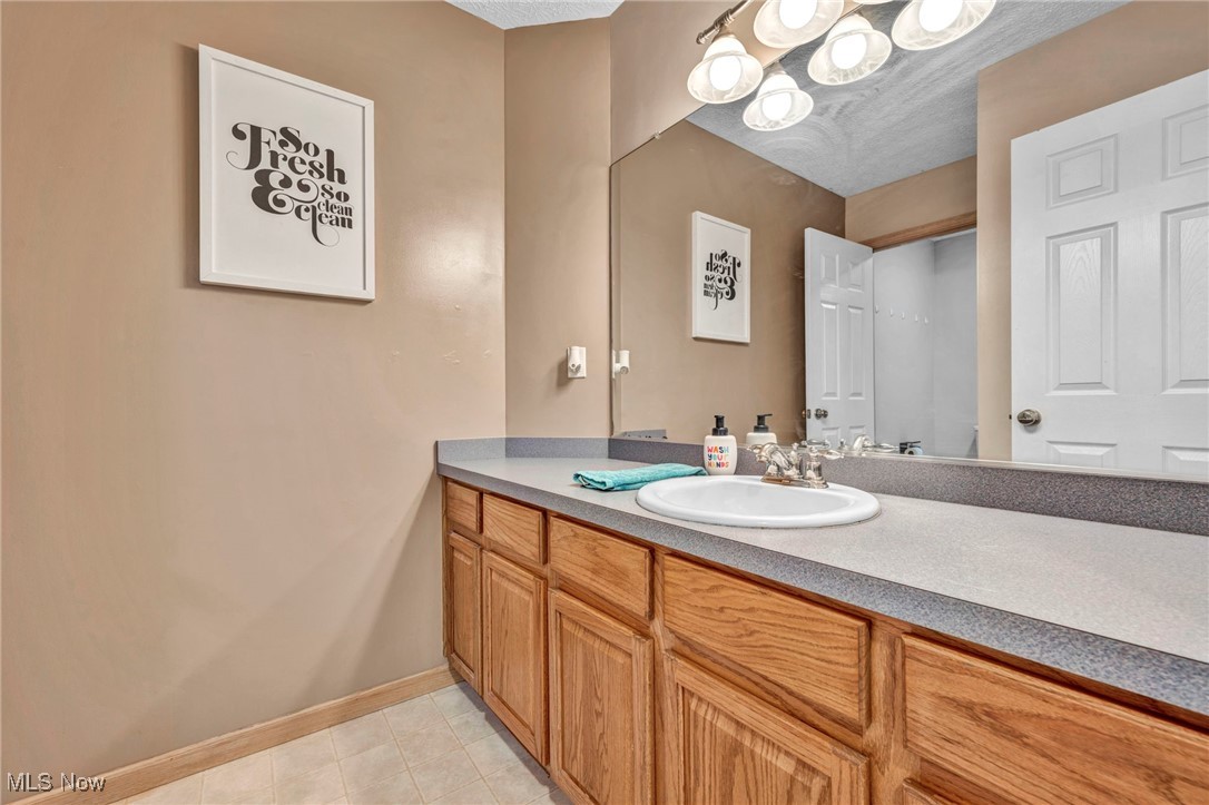 893 Pebble Beach Cove, Painesville, Ohio image 32