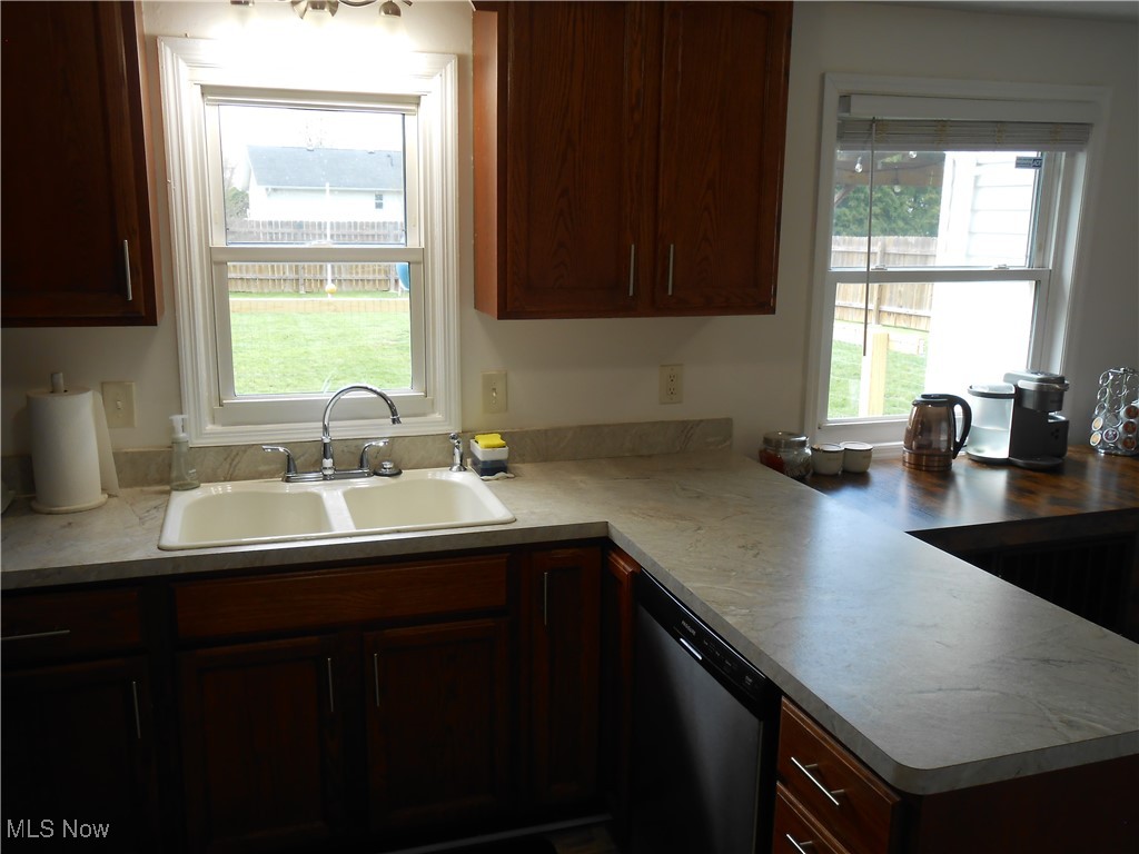 6606 Allandale Drive, Amherst, Ohio image 7