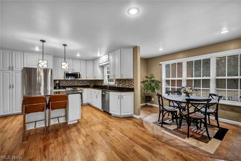 Tiny photo for 35320 Chagrin Boulevard, Moreland Hills, OH 44022 (MLS # 5191811)