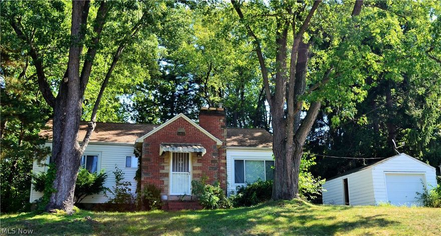 Nice Ranch in Akron! Come see all this home has to offer. Convenient to shopping, public transportation, highway and downtown.