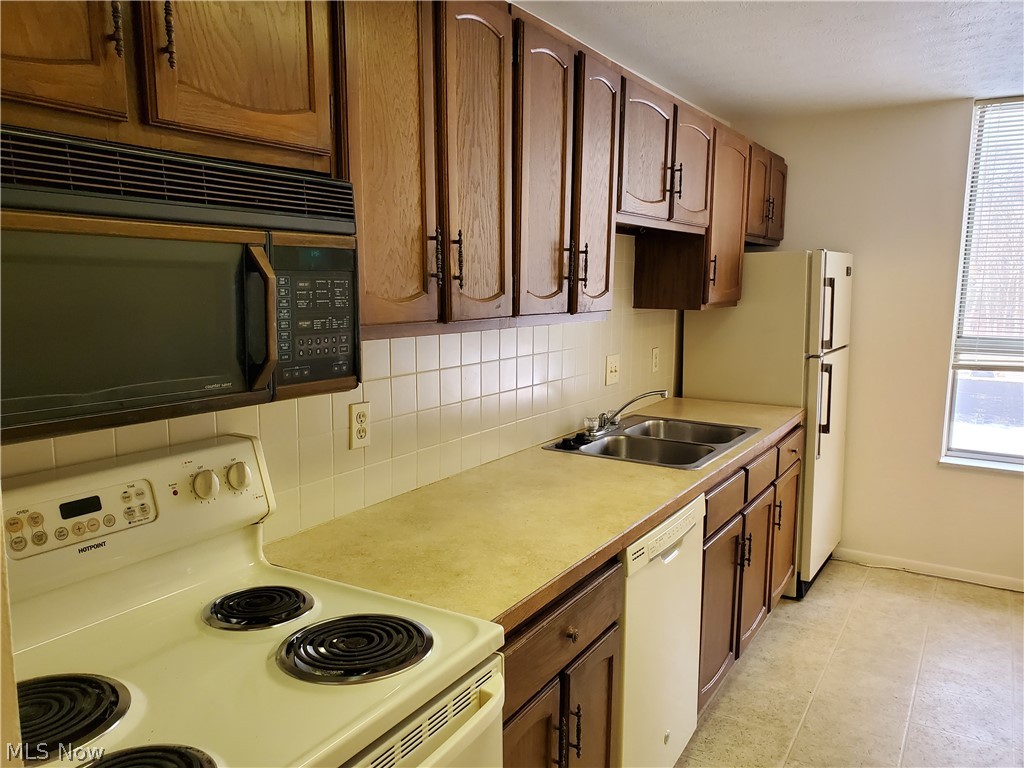 Silver Lake Towers Condo - Residential