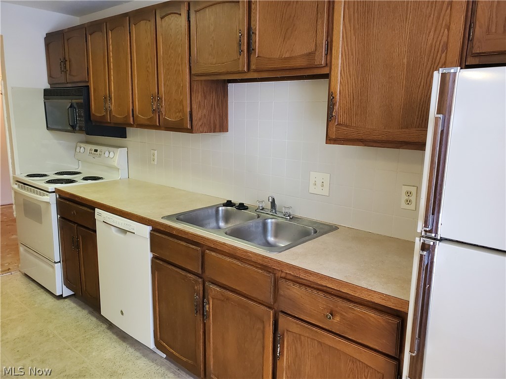 Silver Lake Towers Condo - Residential