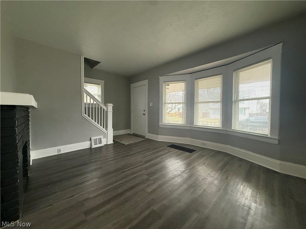 Photo of 3058 W 116th Street, Cleveland, OH 44111 (MLS # 5193984)