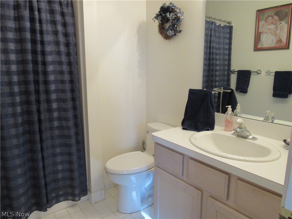 Homes/Emerald Rdg Condo Ph II - Residential