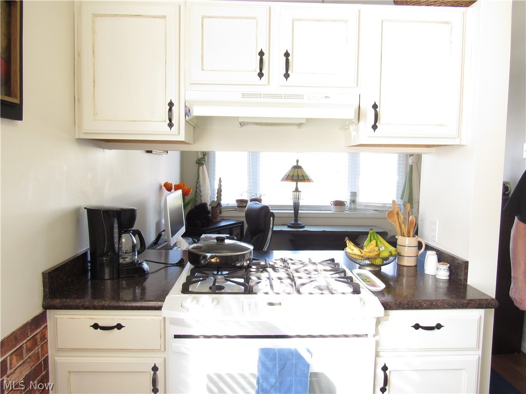 Homes/Emerald Rdg Condo Ph II - Residential