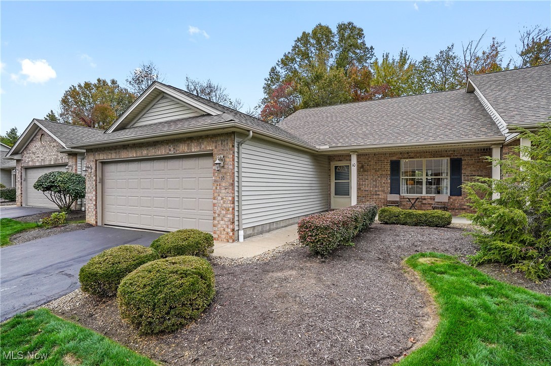 Roberto Place Condo - Residential