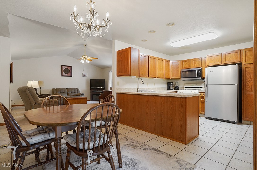 Roberto Place Condo - Residential