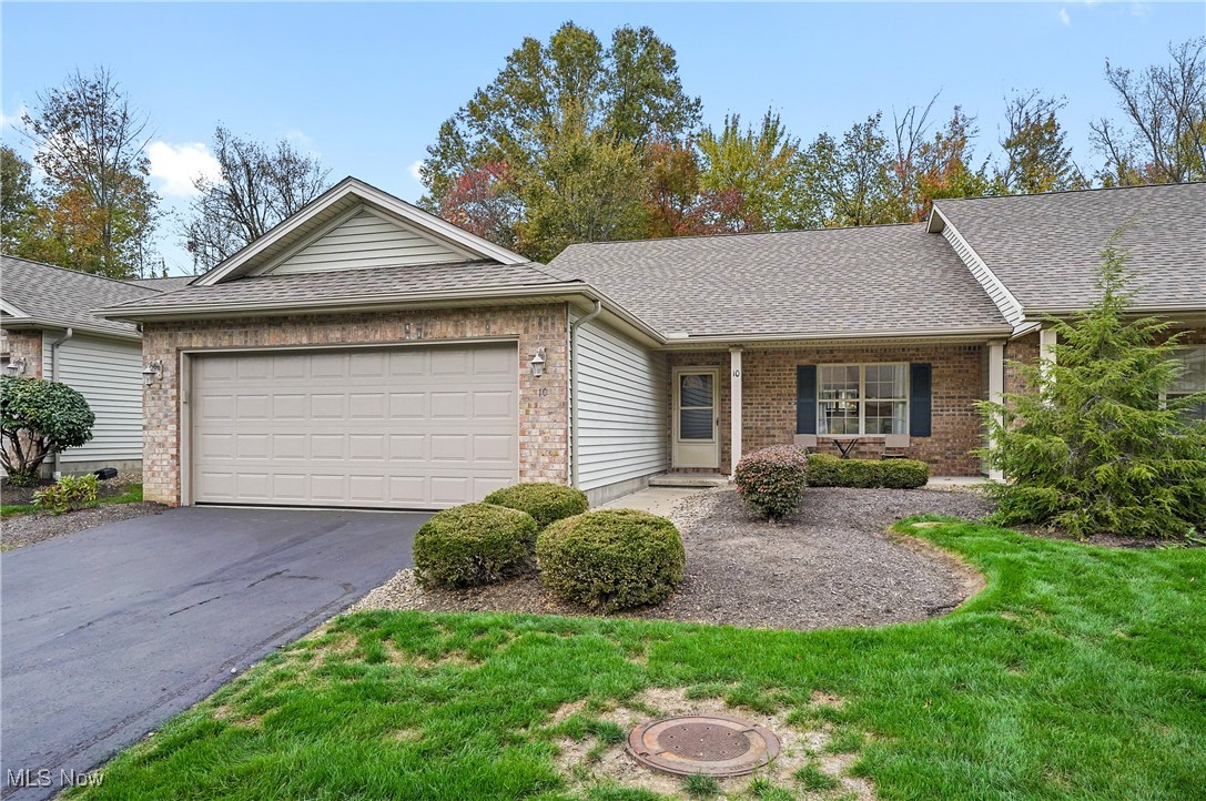 Roberto Place Condo - Residential