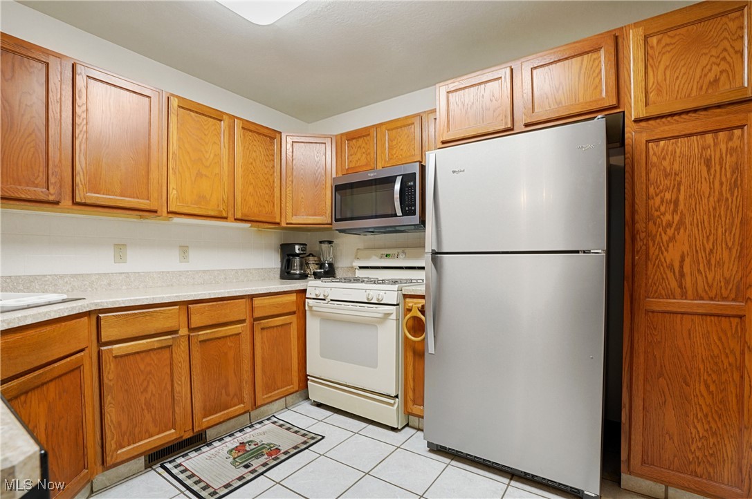 Roberto Place Condo - Residential