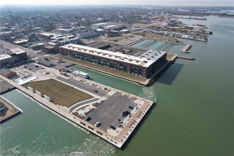 Tiny photo for 401 W SHORELINE Drive #312, Sandusky, OH 44870 (MLS # 5190354)