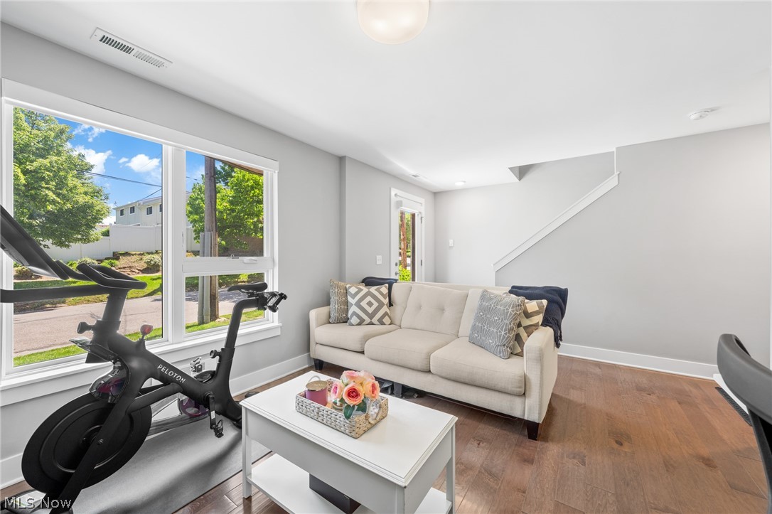 Battery Park Lakeside Twnhms Con - Residential