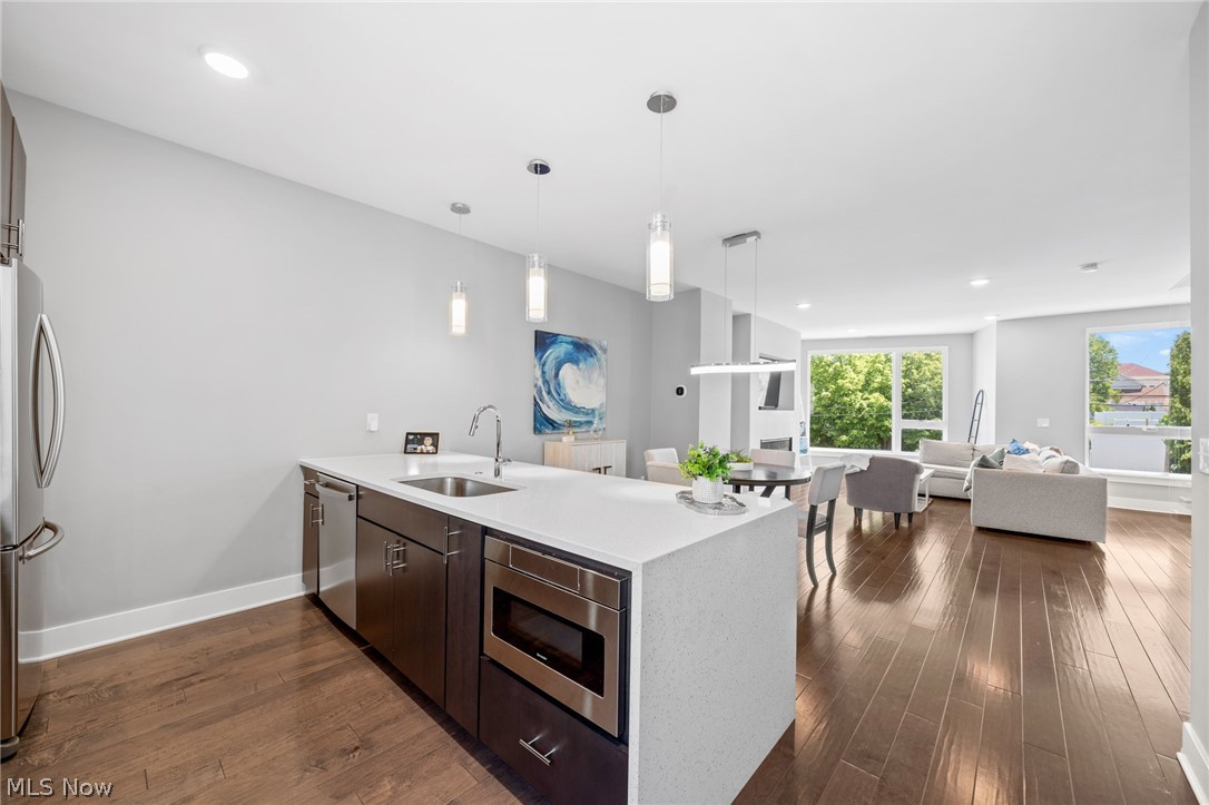 Battery Park Lakeside Twnhms Con - Residential