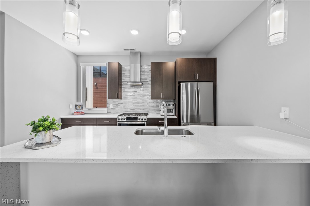 Battery Park Lakeside Twnhms Con - Residential