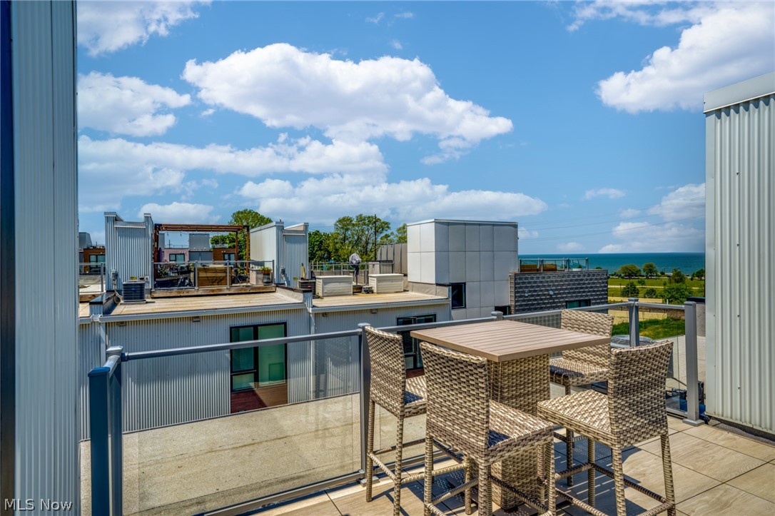 Battery Park Lakeside Twnhms Con - Residential