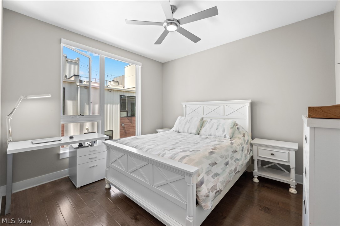 Battery Park Lakeside Twnhms Con - Residential