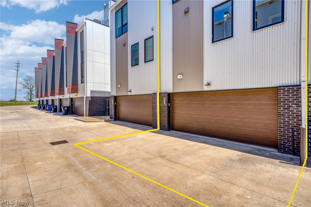 Battery Park Lakeside Twnhms Con - Residential