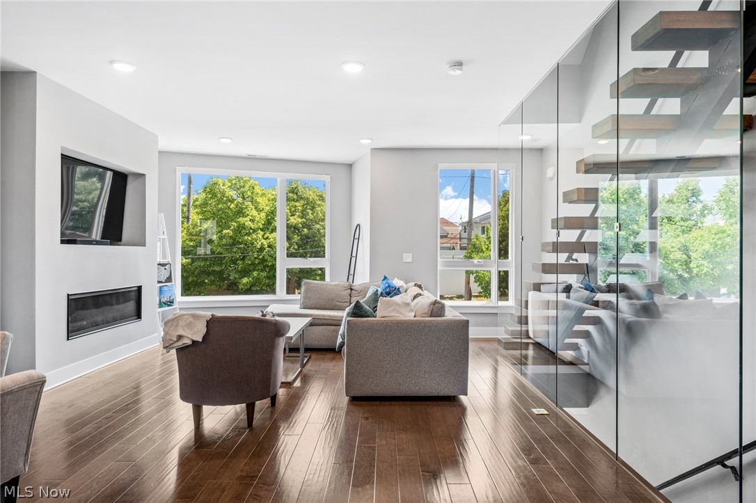 Battery Park Lakeside Twnhms Con - Residential