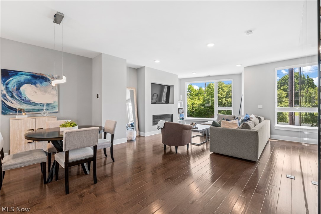 Battery Park Lakeside Twnhms Con - Residential