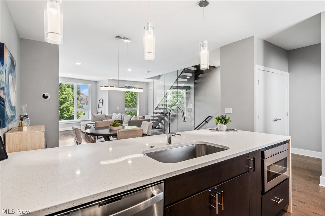 Battery Park Lakeside Twnhms Con - Residential