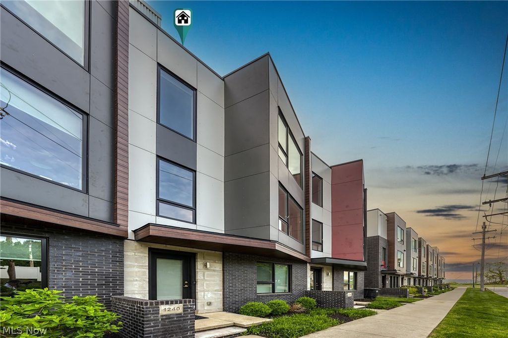 Photo of 1240 W 70th Street, Cleveland, OH 44102 (MLS # 5195506)