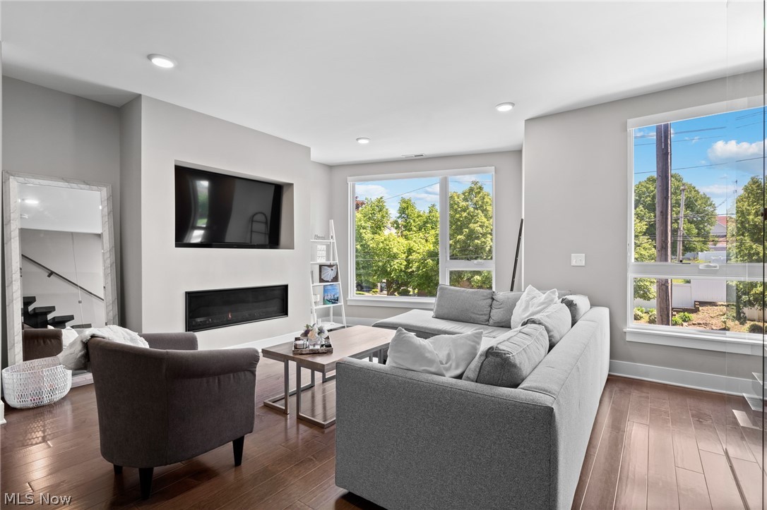 Battery Park Lakeside Twnhms Con - Residential