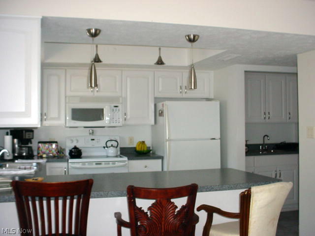 Country Club Apt Homes North Condo - Residential